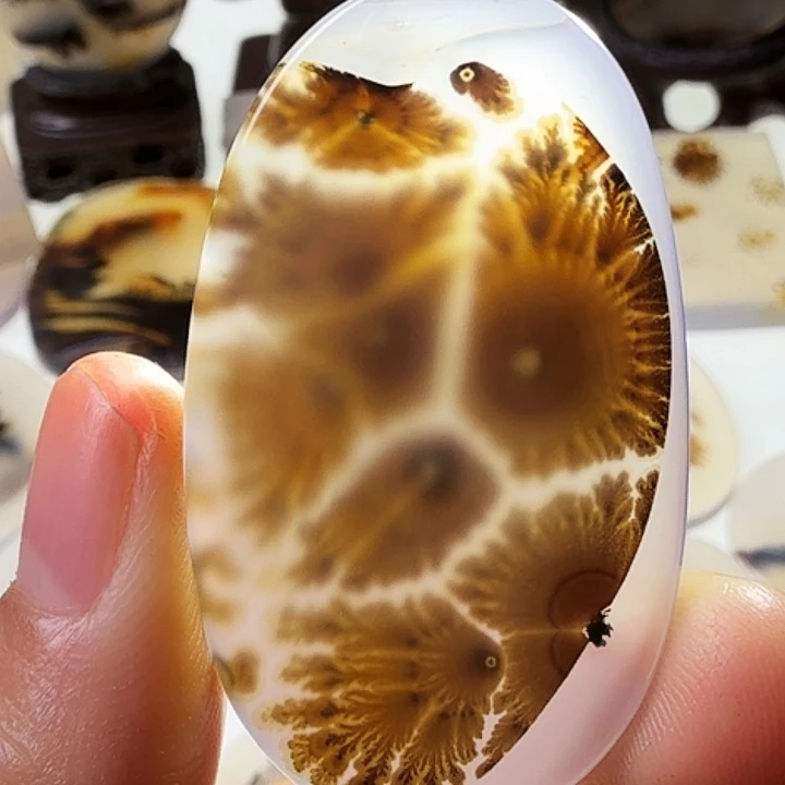 玛瑙/玉髓未镶嵌珠宝半成品