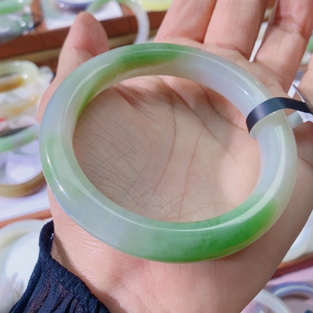 【闪购商品】未镶嵌手镯和田玉（翠青玉）