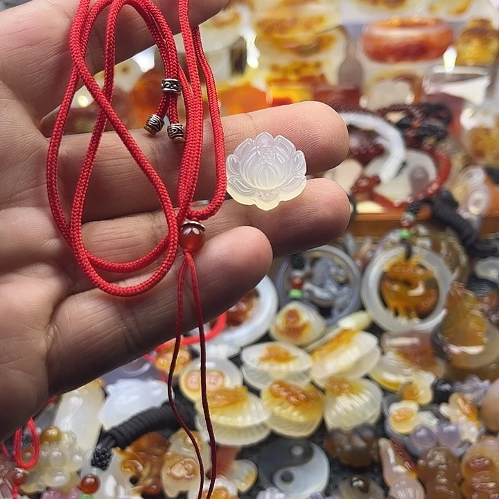 辰****玛瑙/玉髓未镶嵌颈饰