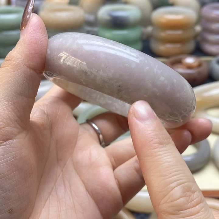 石英岩玉手镯未镶嵌