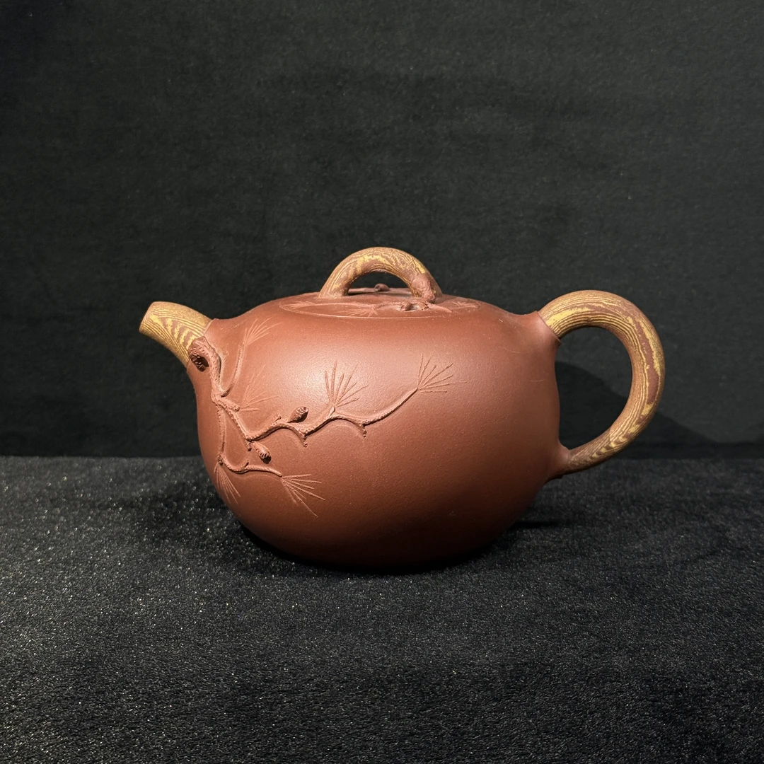 37/JCF066/蒋春帆/紫砂壶祥松/清水泥