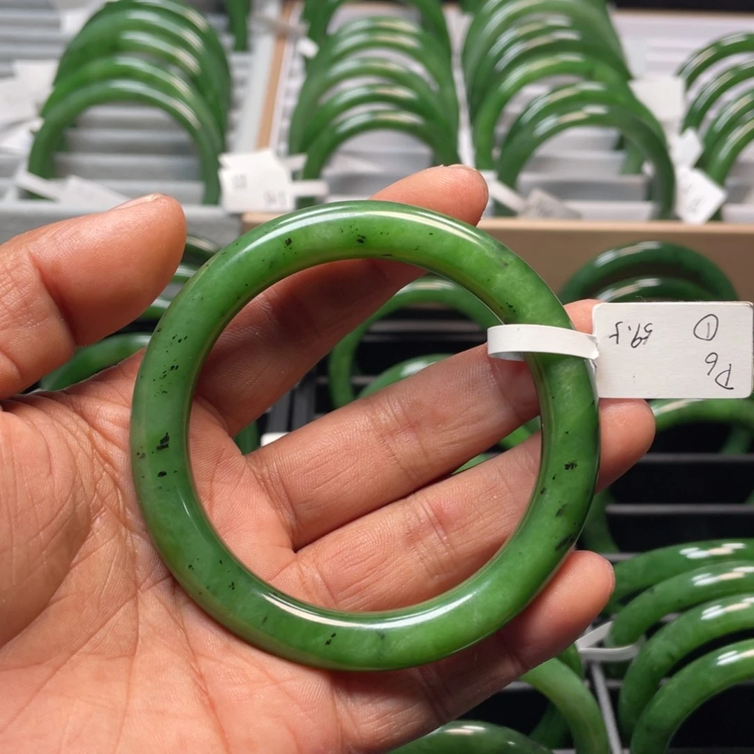 和田玉（碧玉）未镶嵌手镯移****月