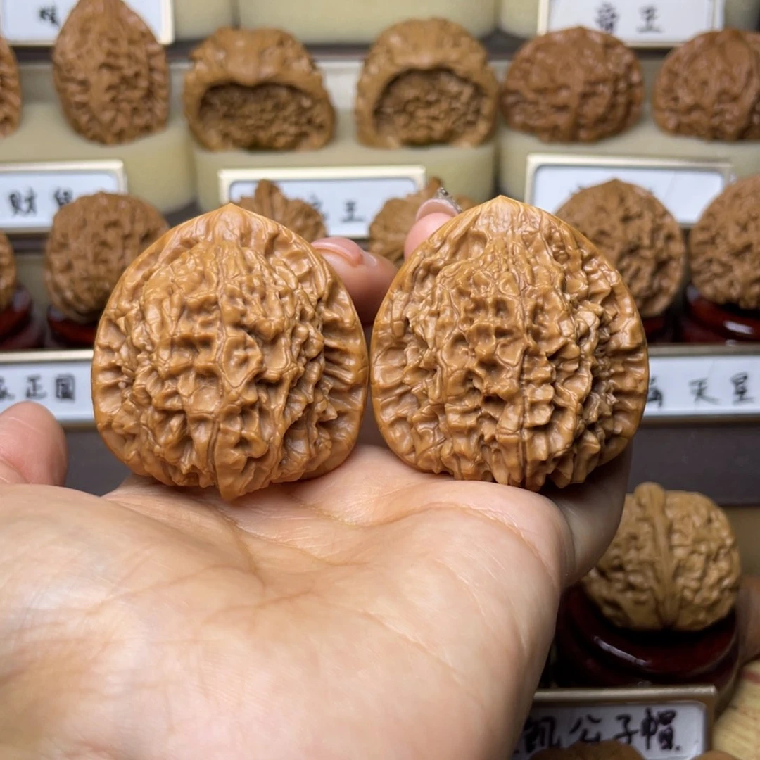 文玩核桃把件M*b官帽44左右