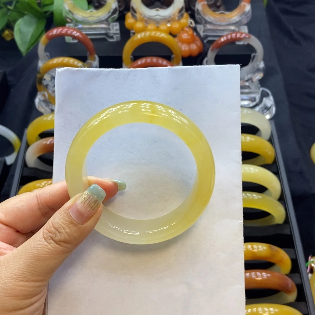 姝***茹石英质玉（黄龙玉）未镶嵌手镯H