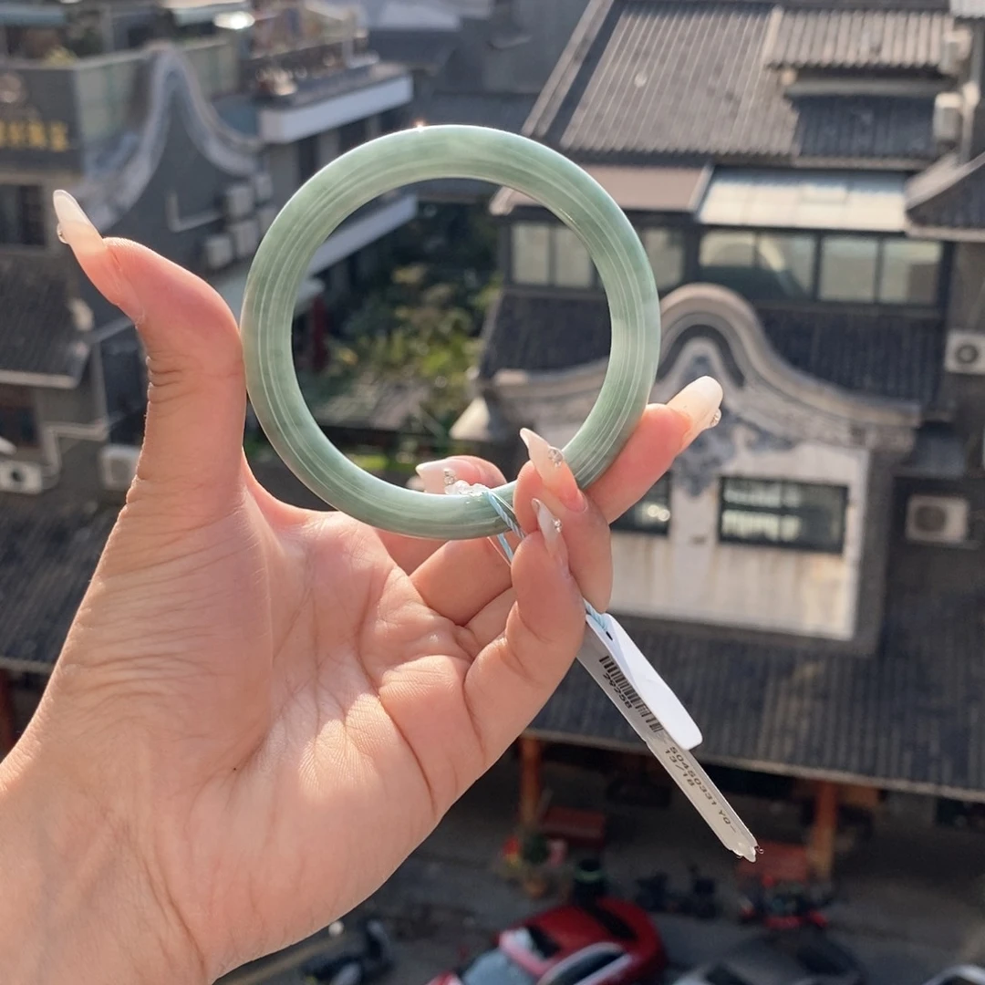 翡翠手镯未镶嵌d****e58圈口