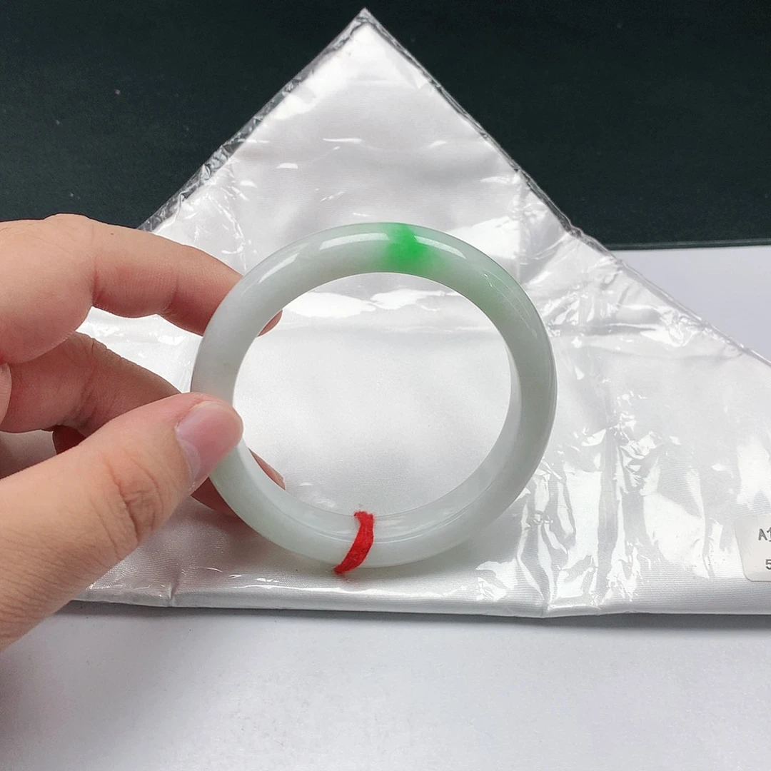 翡翠手镯未镶嵌翡翠025