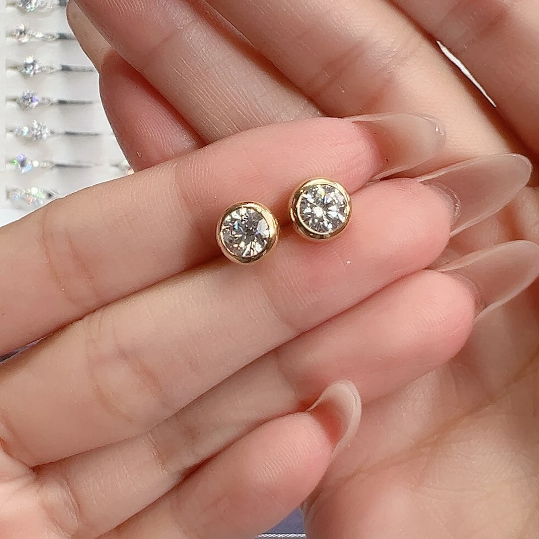18K金镶嵌实验室培育钻石一对1ct