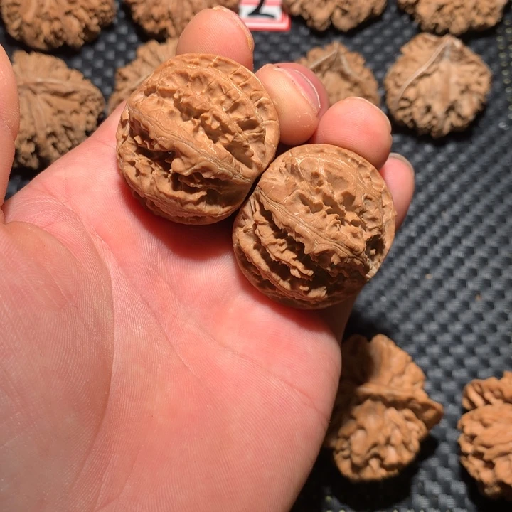 文玩核桃把件丧*.秦岭野生文玩核桃