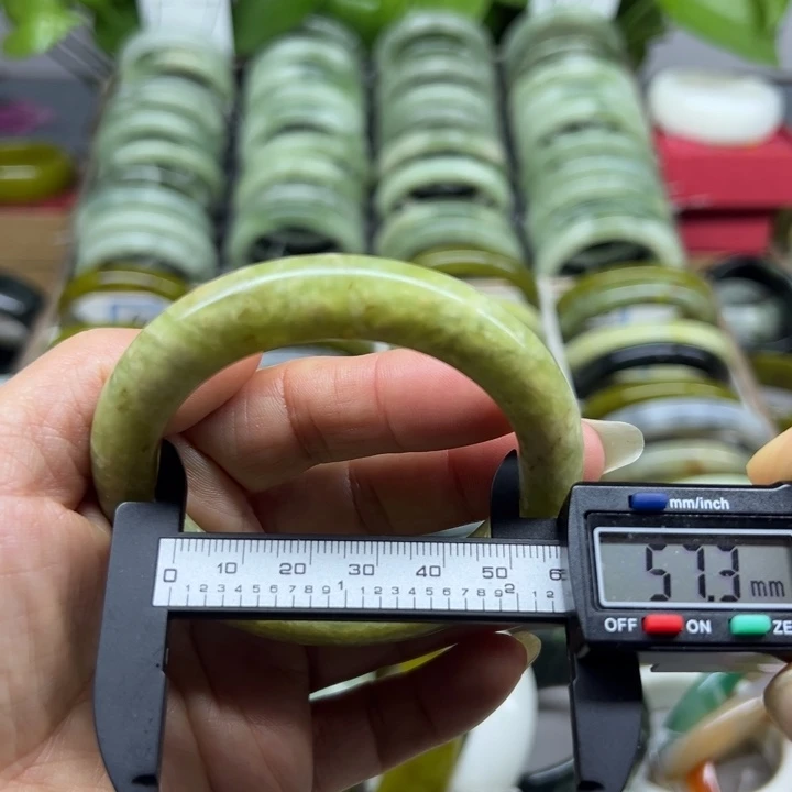 蛇纹石玉未镶嵌手镯49