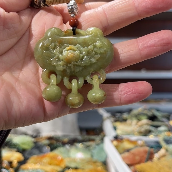 岫玉未镶嵌毛衣链