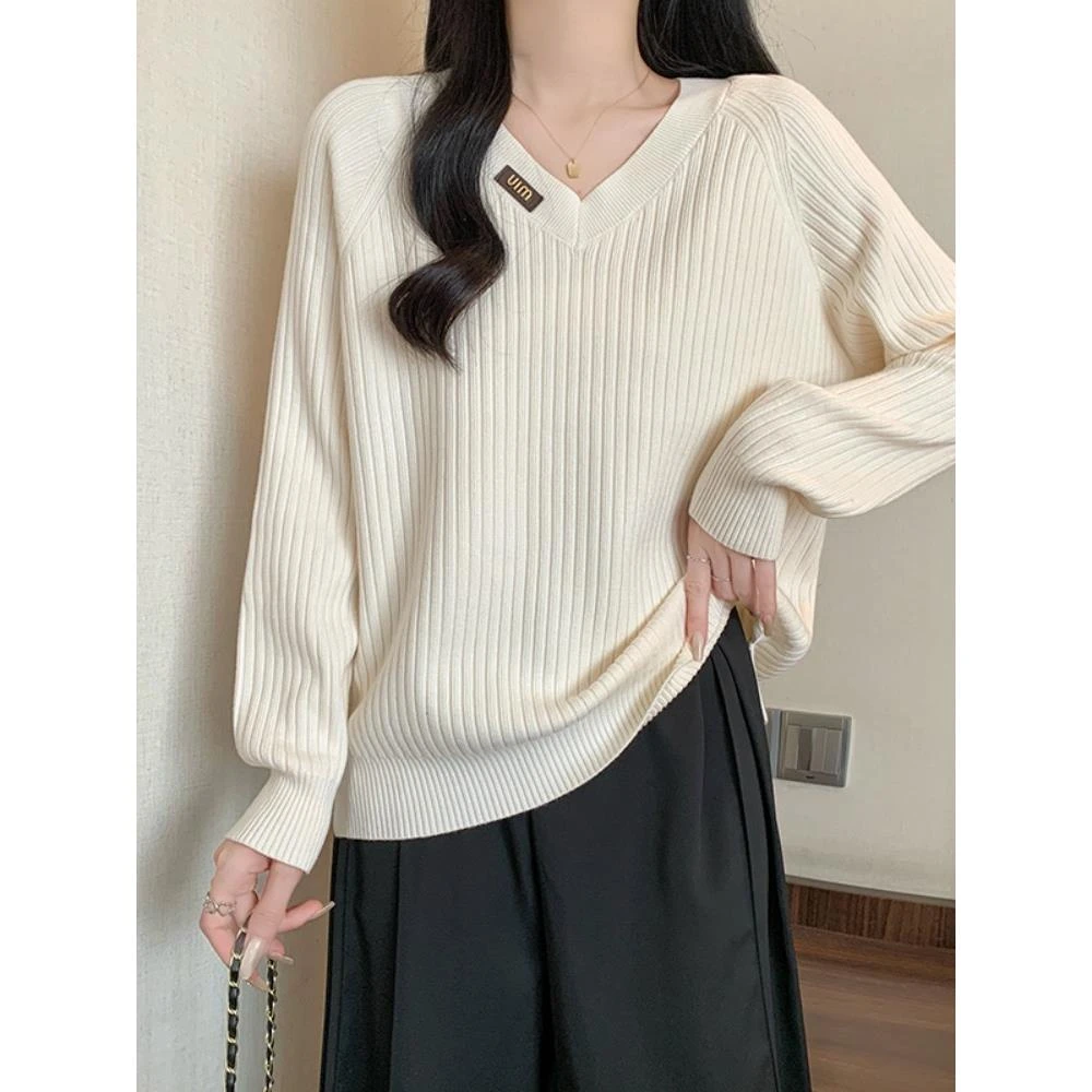 大码女装秋冬季新款欧货正肩v领毛衣针织衫胖妹妹遮肚显瘦打底衫