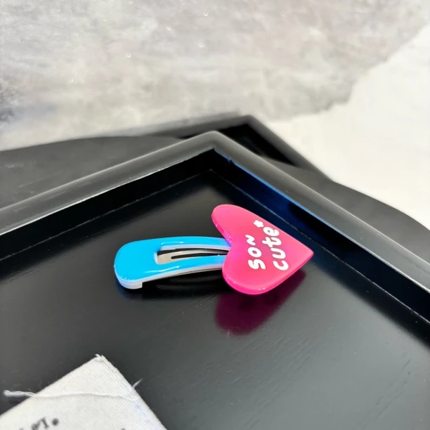 粉爱心字母发夹FJ1462（一个）