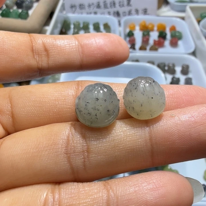 莉***未镶嵌和田玉珠宝半成品