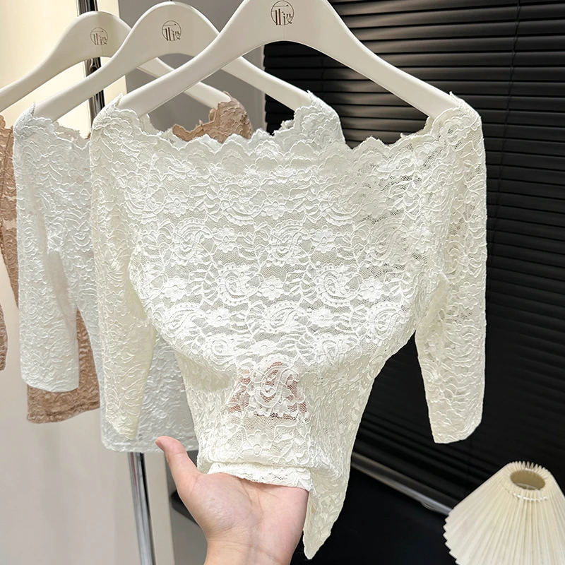 高级感轻奢一字肩镂空蕾丝衫2025早秋新款法式洋气修身中袖T恤女