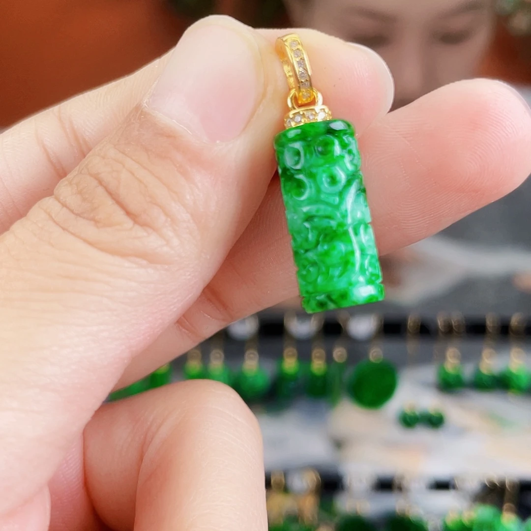 翡翠未镶嵌耳饰饰品