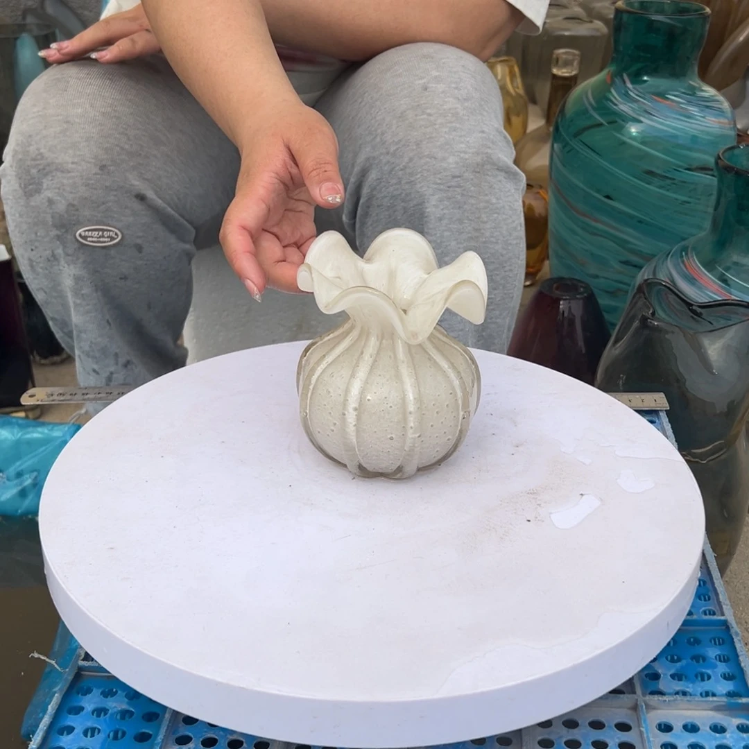 白瓷气泡小花瓶高度14微瑕