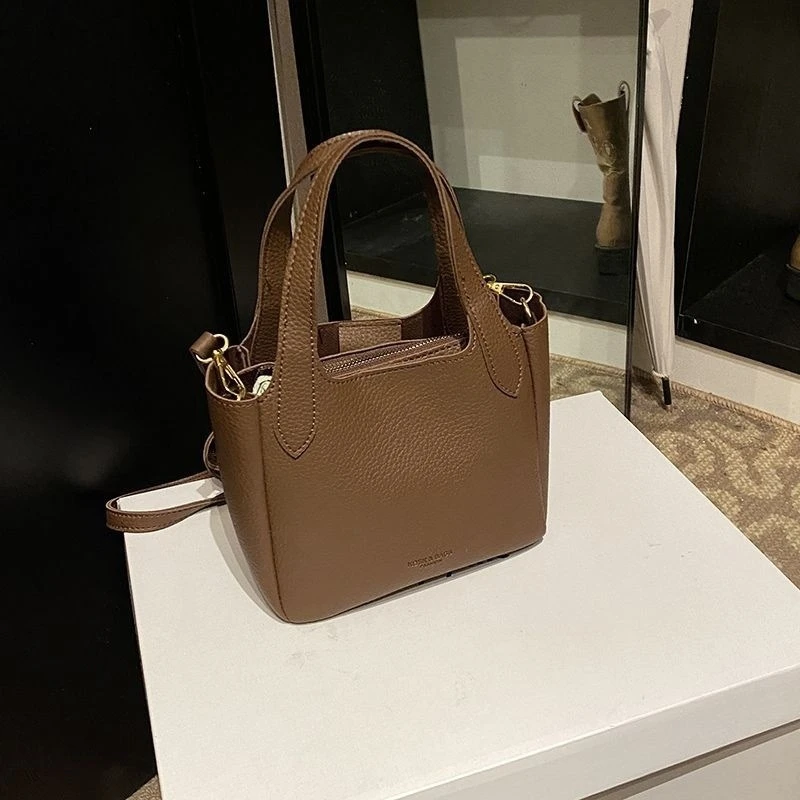 高级感小众包包复古休闲新款休闲单肩斜挎包女士手提水桶包