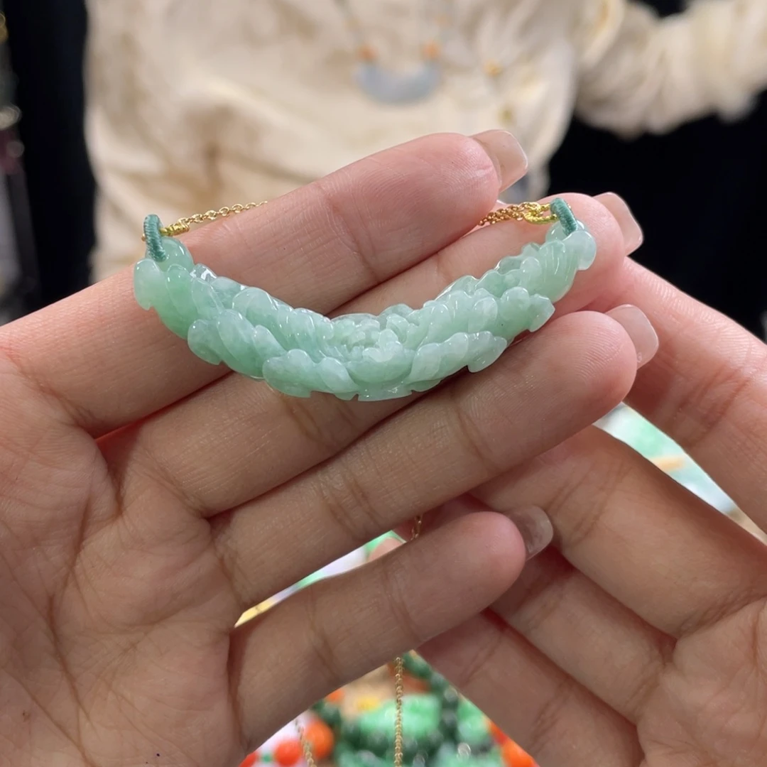 翡翠颈饰未镶嵌代编织