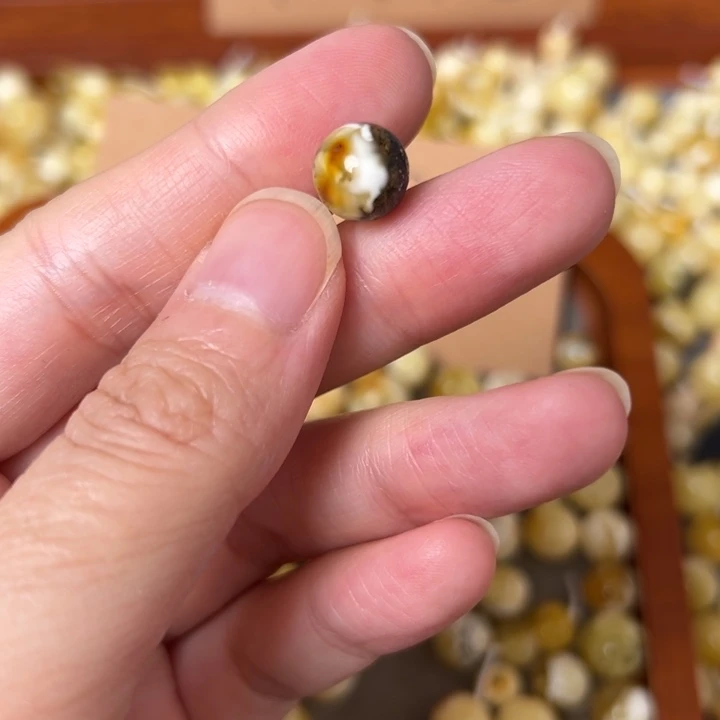 蜜蜡未镶嵌裸石9.5mm一个