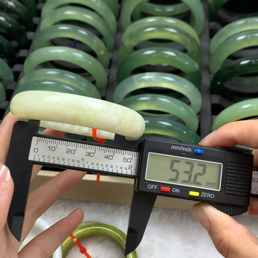 蛇纹石玉未镶嵌手镯291