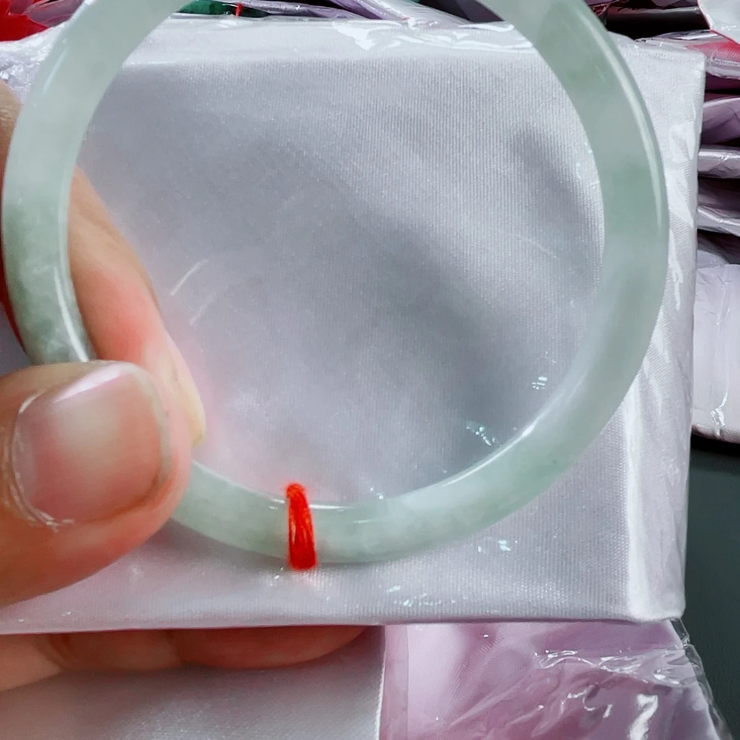 猫***妹翡翠未镶嵌手镯福利有包容