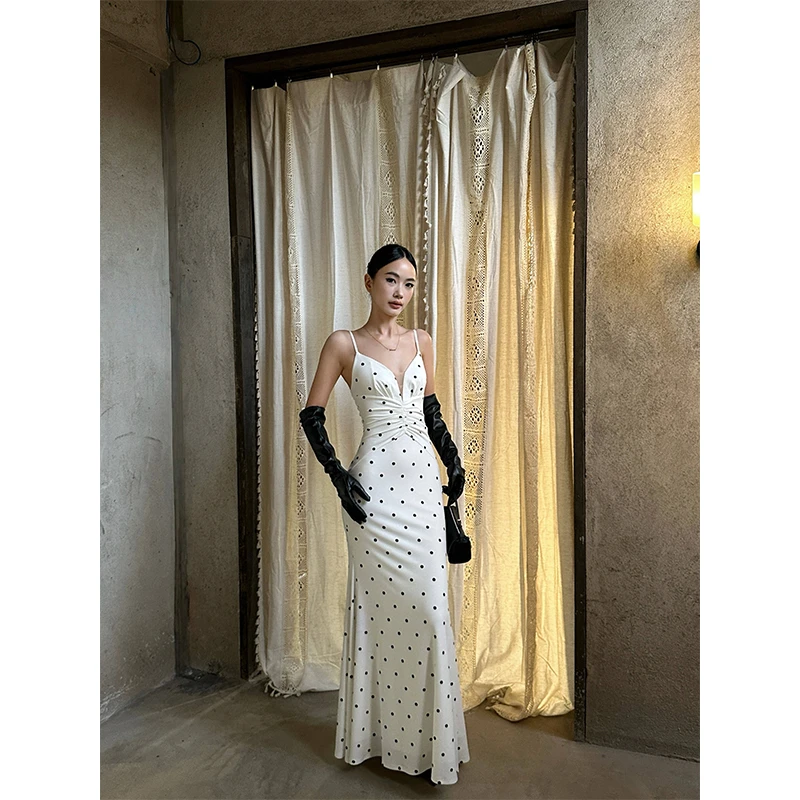 VENUIE【银河回忆】法式波点修身小众气质露背v领褶皱吊带长裙24713