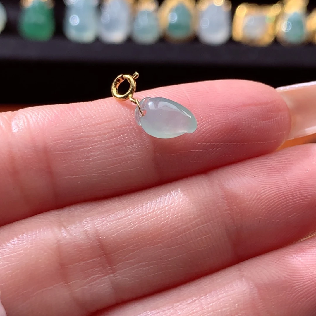 翡翠颈饰18K金镶嵌翡翠