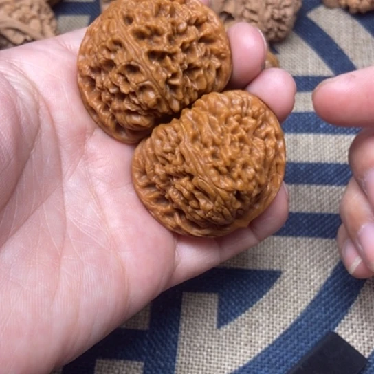 吊坠文玩核桃南疆