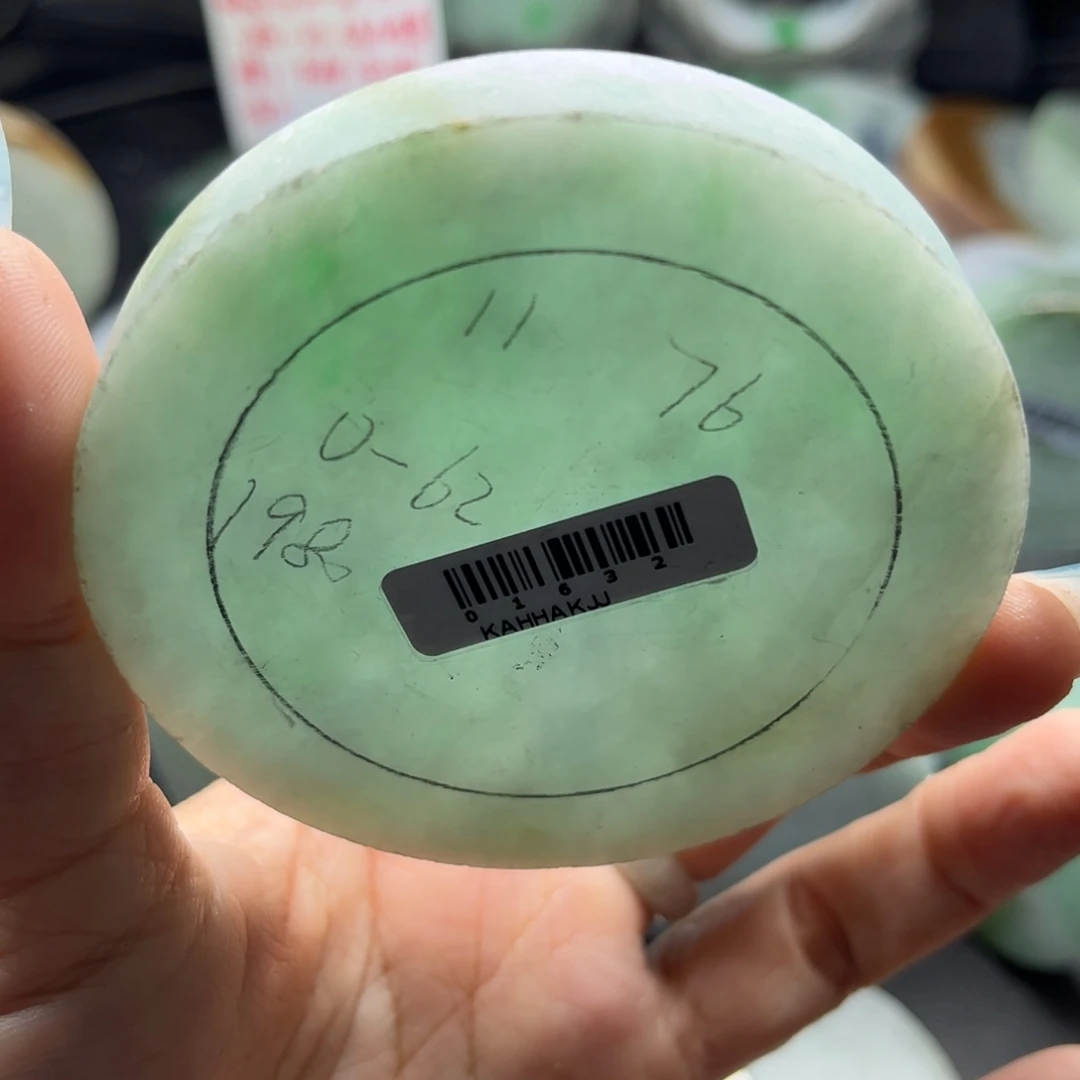 定制翡翠未镶嵌翡翠手镯