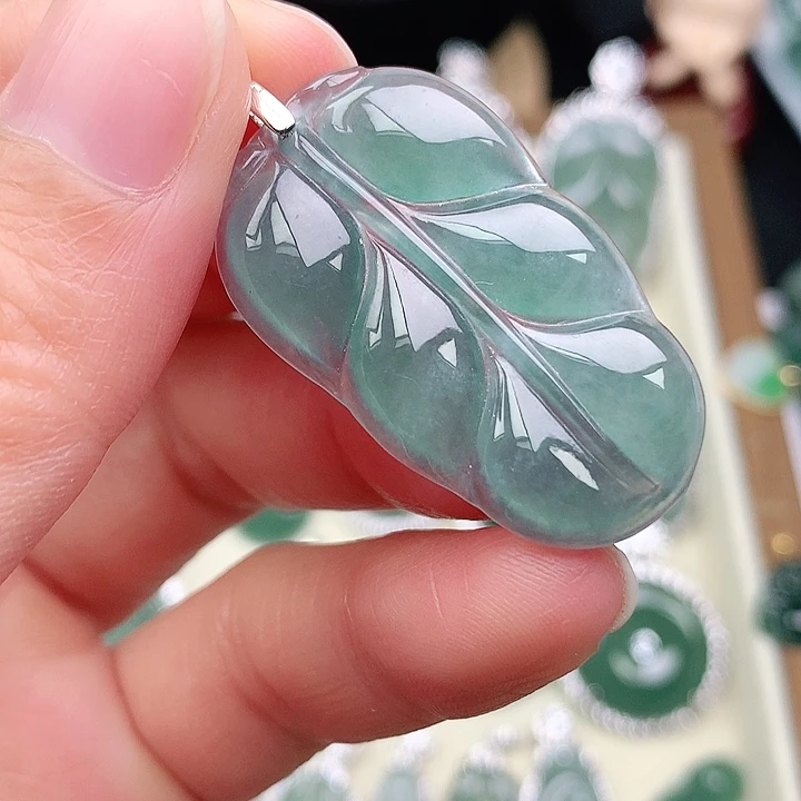 颈饰银S925镶嵌翡翠吊坠