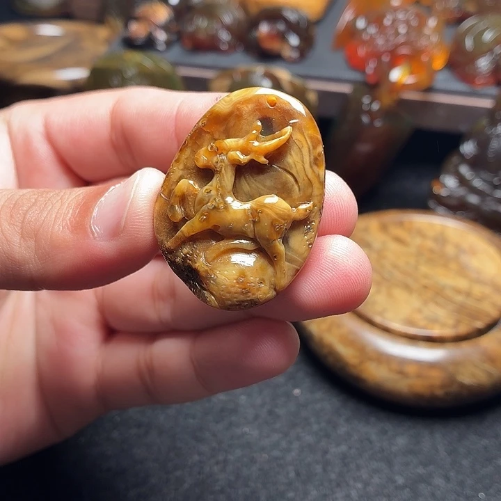 琥珀未镶嵌裸石56