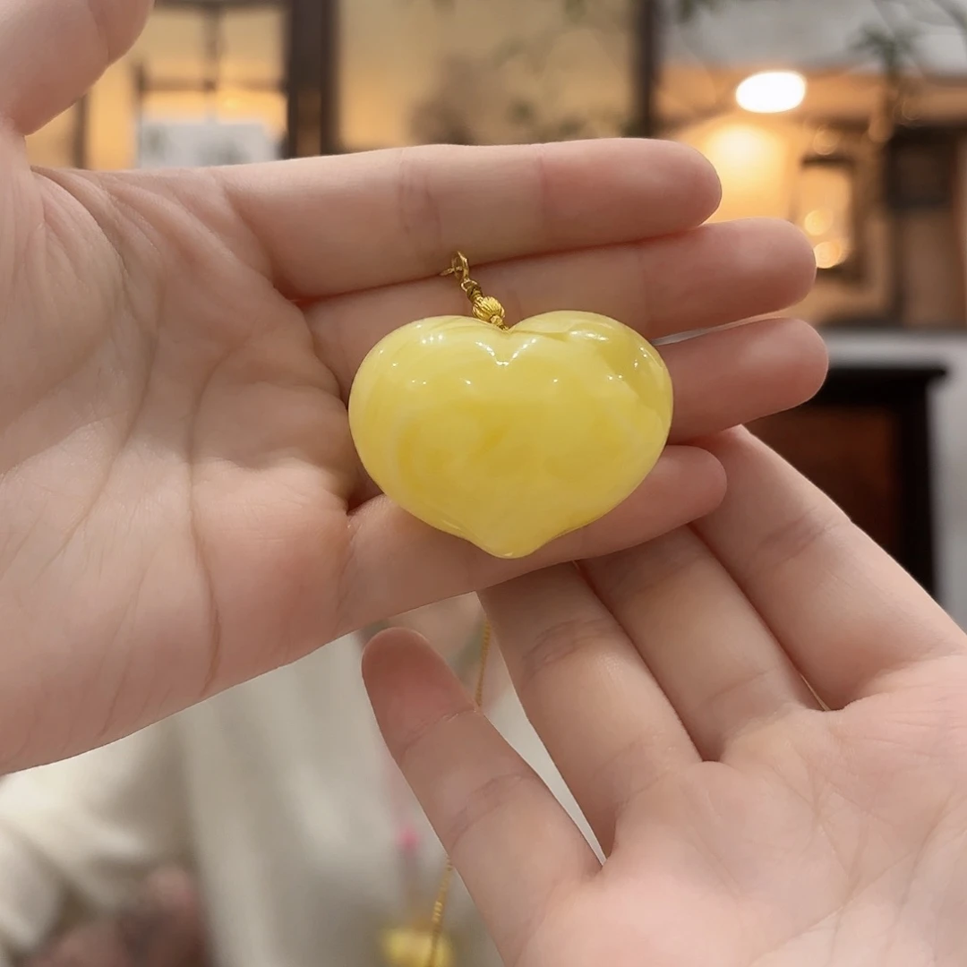 蜜蜡吊坠(赠链)18K金镶嵌