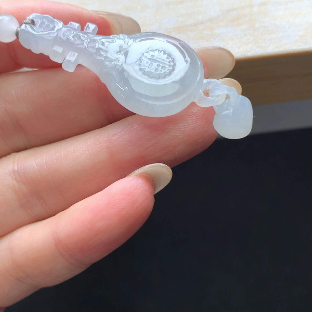 翡翠未镶嵌颈饰吊坠