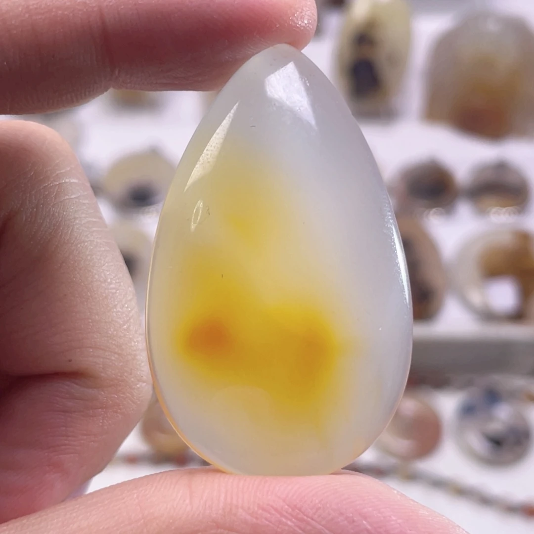 玛瑙/玉髓未镶嵌珠宝奇石