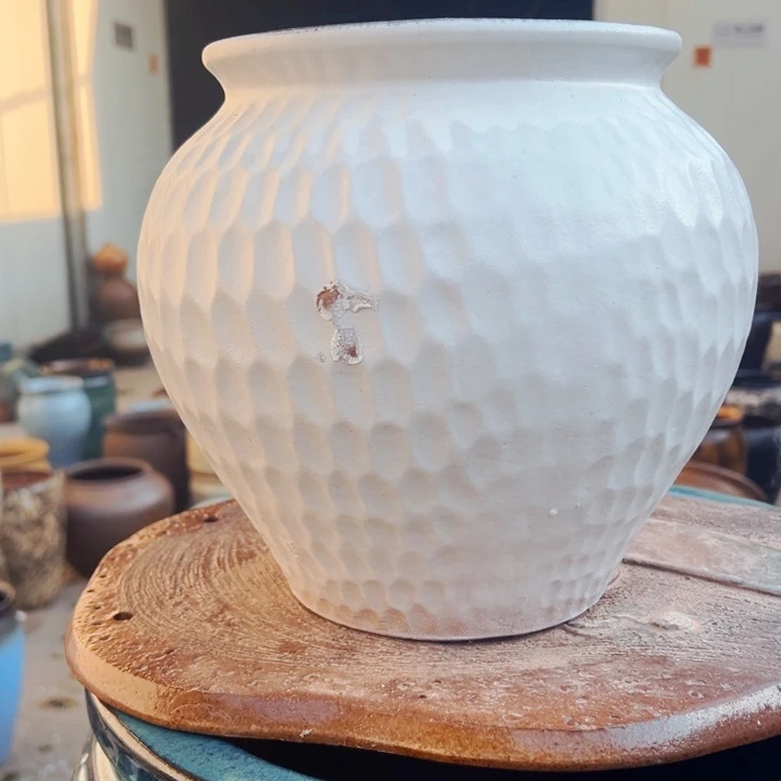 紫砂花盆高约23口约18瑕疵白色