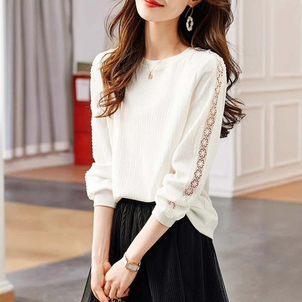 圆领镂空长袖t恤女秋季2025年春装新款宽松女士衬衣雪纺显瘦上衣
