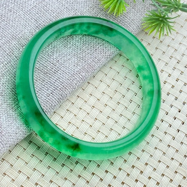 清新大气宽版手镯多样性发其一