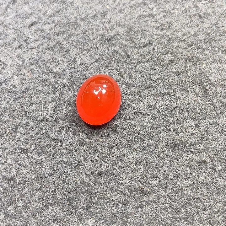 某***人南红玛瑙未镶嵌珠宝奇石