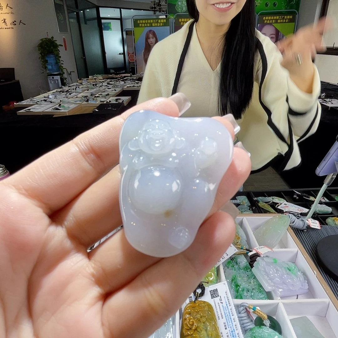 颈饰未镶嵌翡翠一个