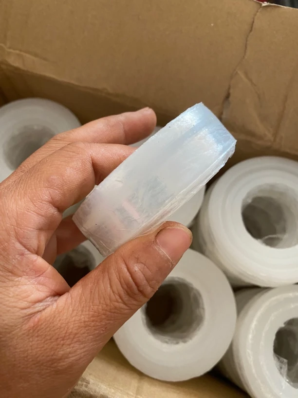 小卷PE缠绕膜外卖密封防漏工业拉伸环保透明包装薄膜