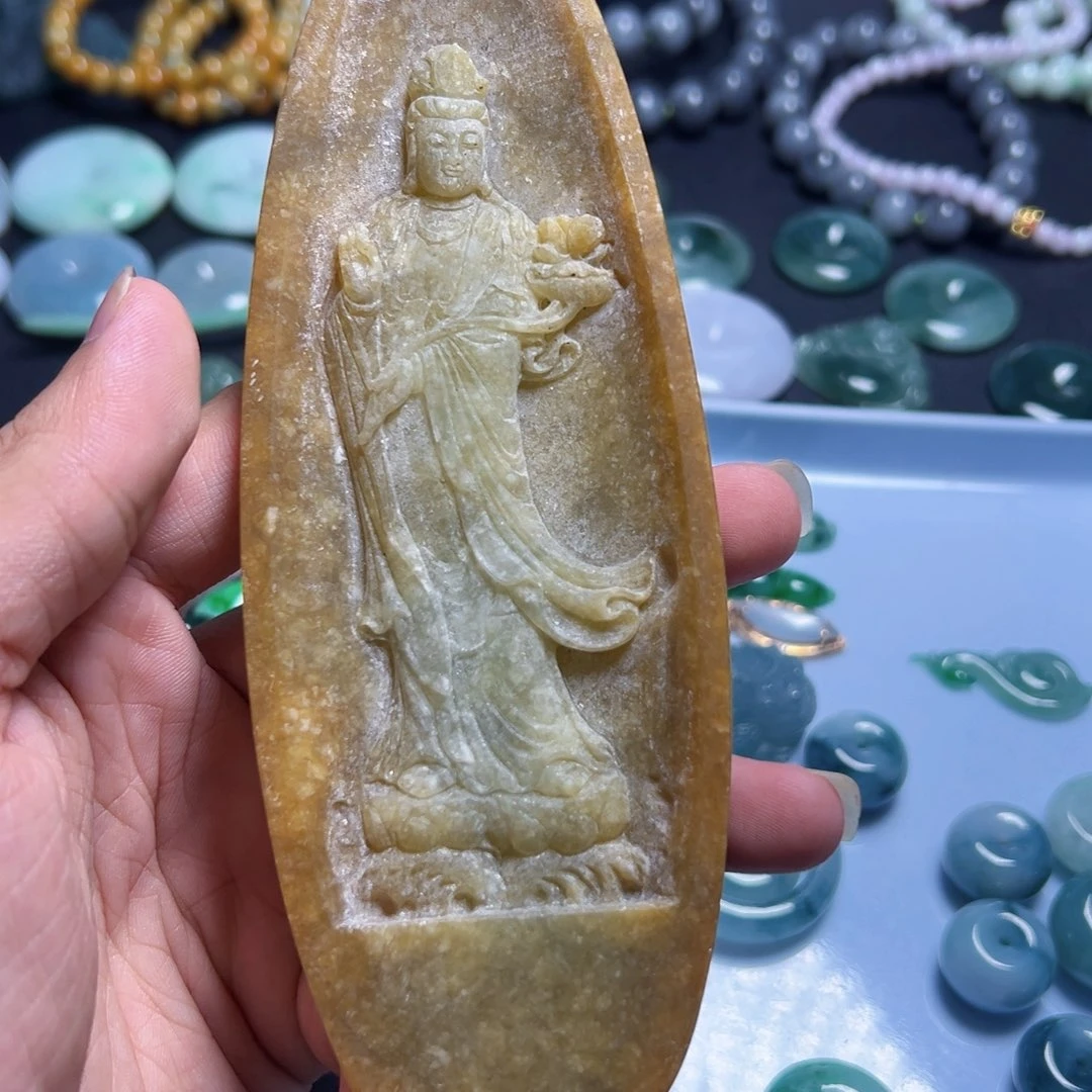 颈饰未镶嵌翡翠观音翡翠