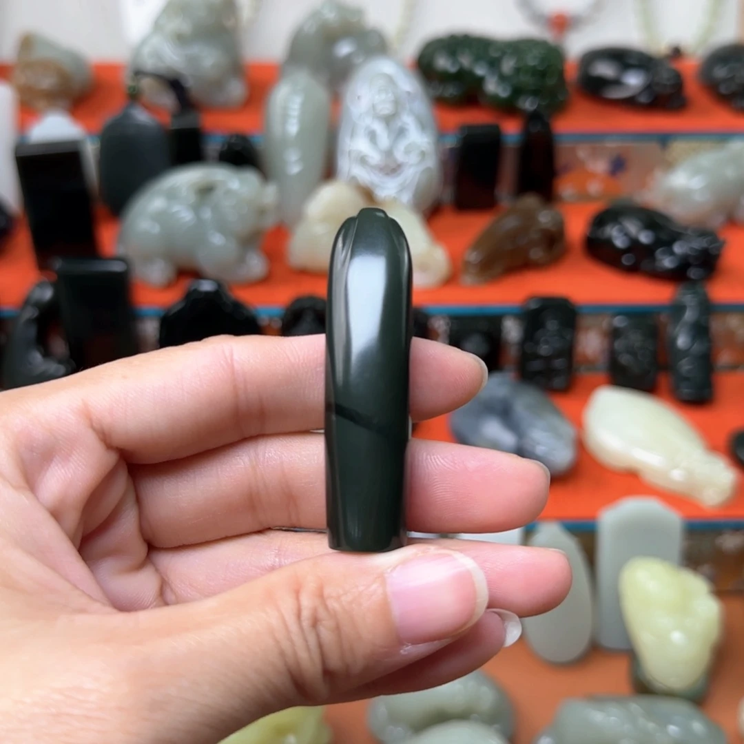 未镶嵌和田玉（糖玉）把件