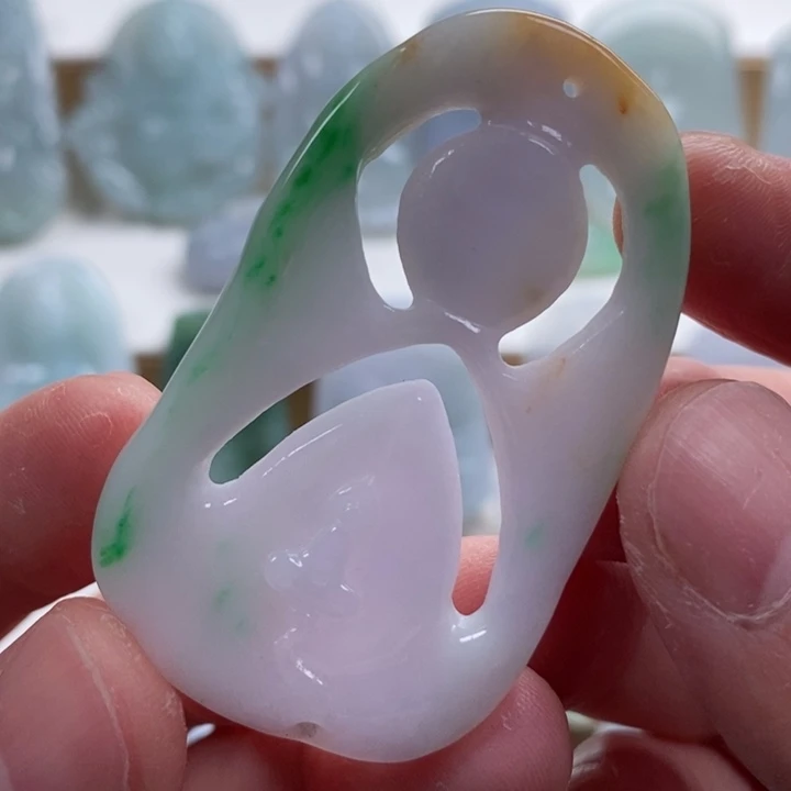 翡翠未镶嵌颈饰翡翠