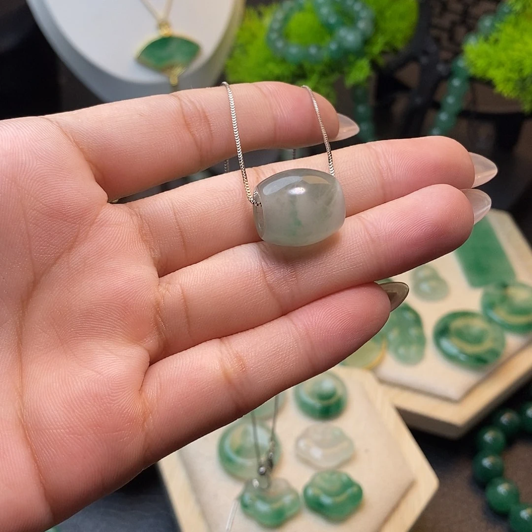 石英岩玉合金颈饰