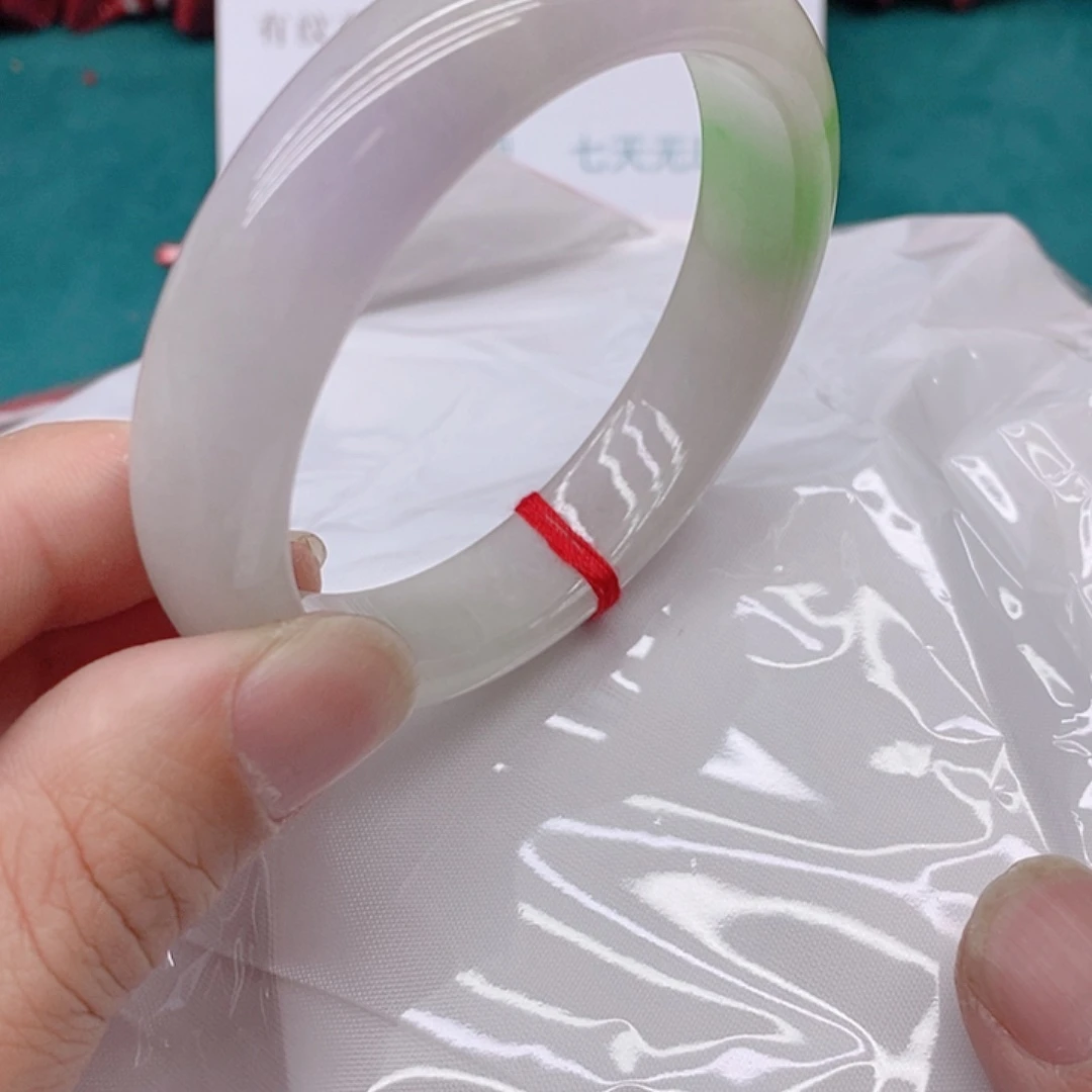 翡翠手镯未镶嵌小**?A3222222222