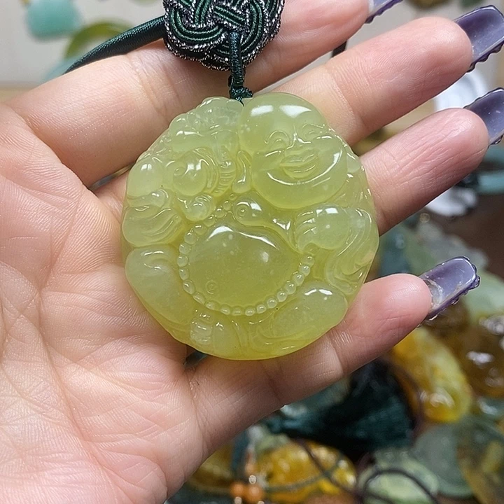 蛇纹石玉吊坠未镶嵌