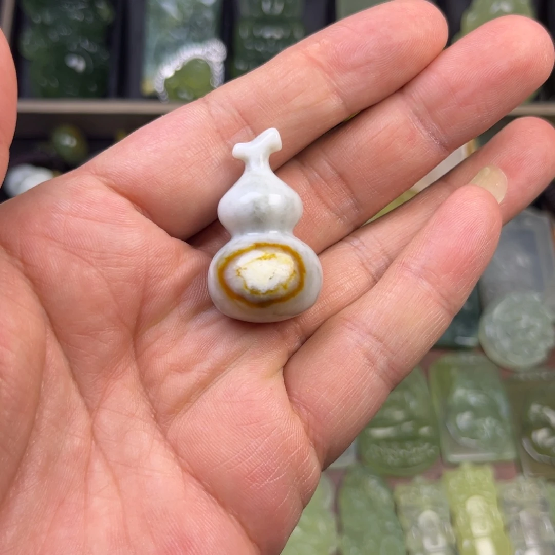 蛇纹石玉未镶嵌吊坠(不含链)