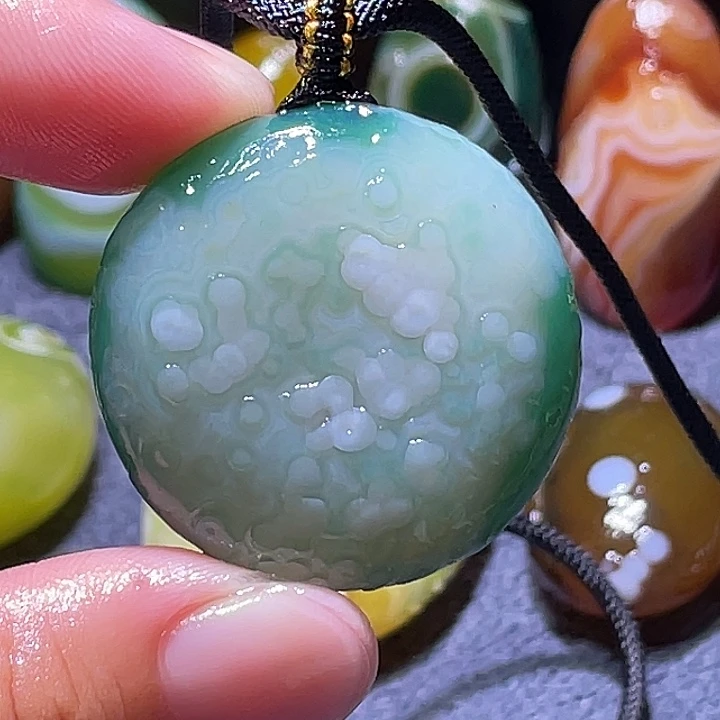 玛瑙/玉髓未镶嵌珠宝奇石