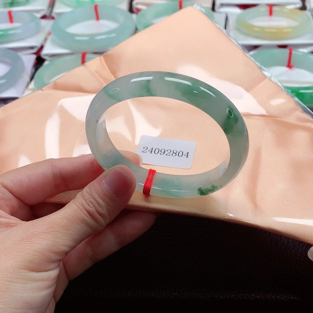 翡翠手镯（贵妃镯）未镶嵌天然A货翡翠手镯