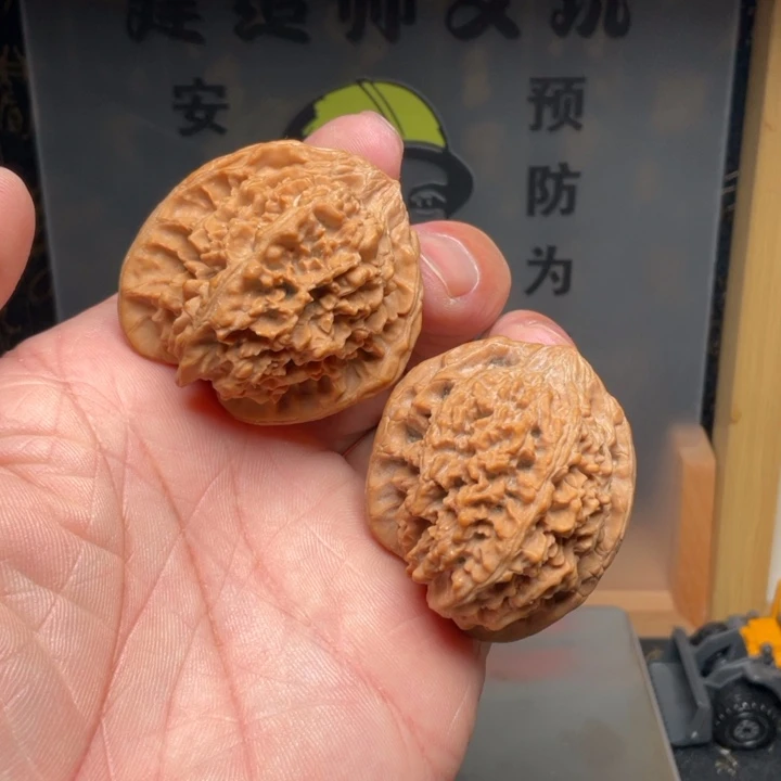 吊坠文玩核桃满天星异形42微修